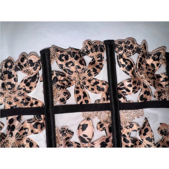 Victoria’s Secret Floral appliqué Embroidered Leopard Waist Cincher garter belt - Picture 4 of 7